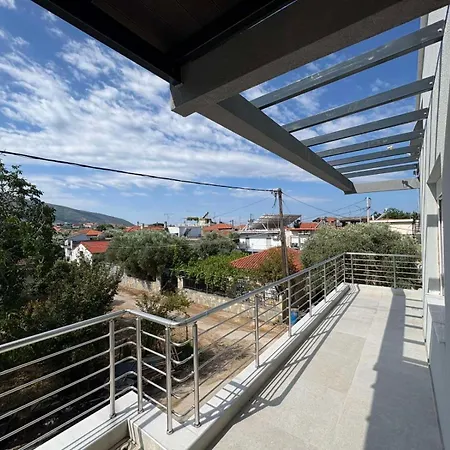 Zeneli House & Loft בית נופש