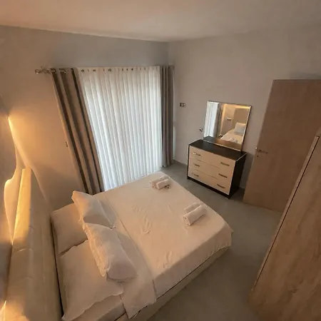 Zeneli House & Loft *